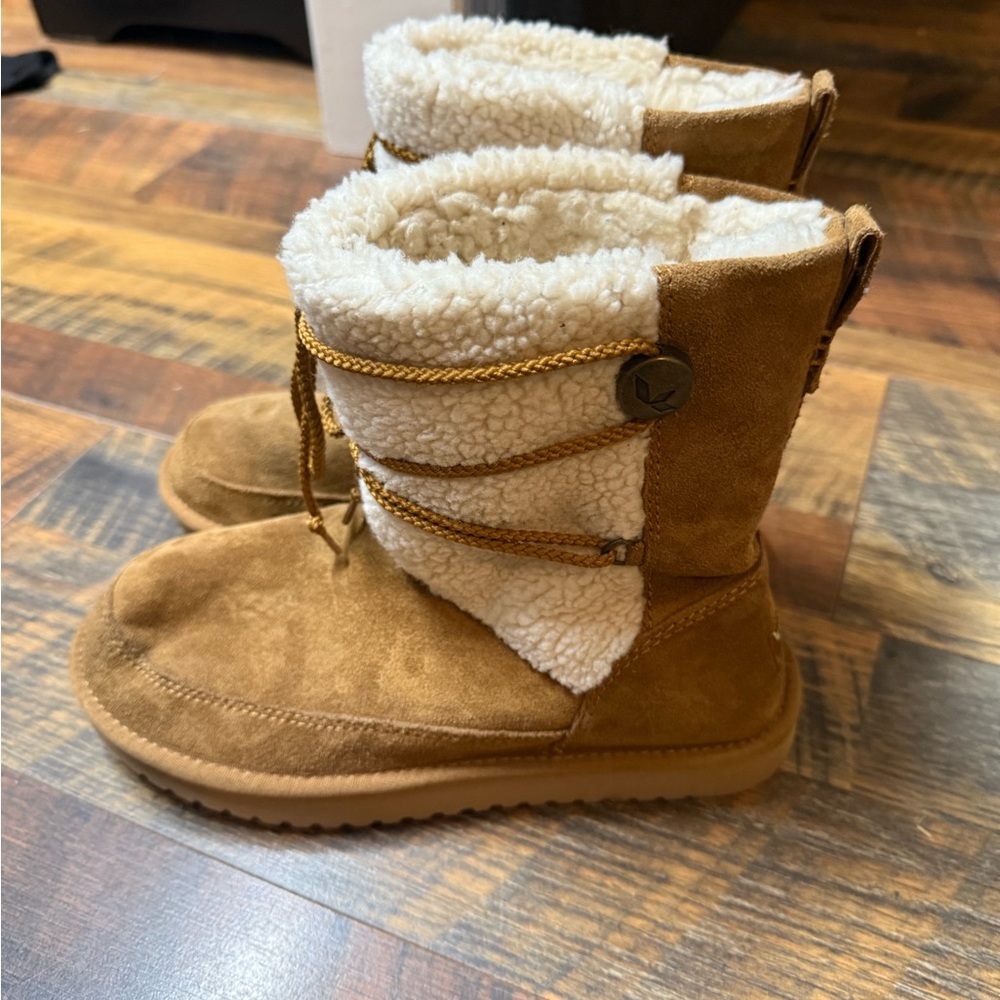 Koolaburra Tan Winter Boots